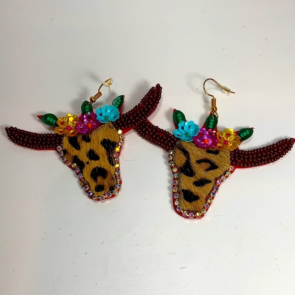 Leopard Print Longhorn Earrings With Seed Bead Floral Detail - Picture 5 of 6